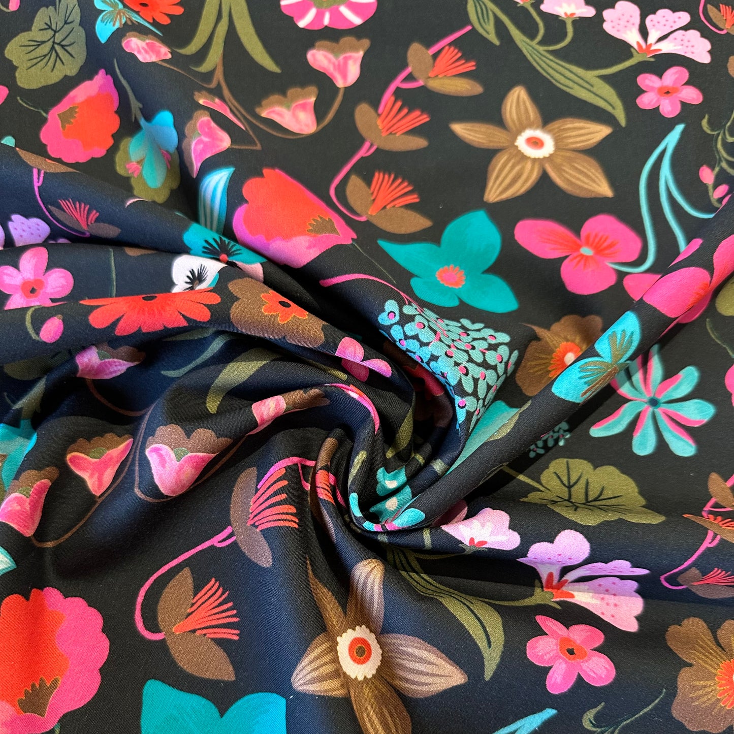 Meadow Flower Black | Fine Poplin