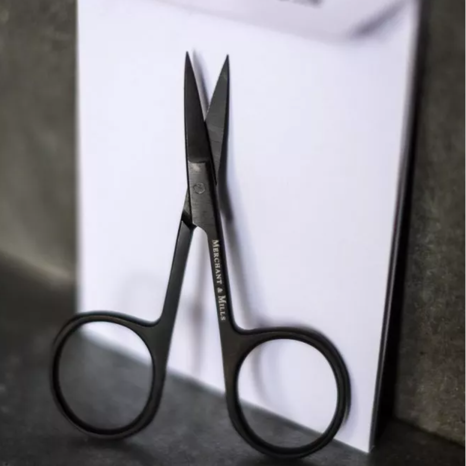 Wide Bow Scissors